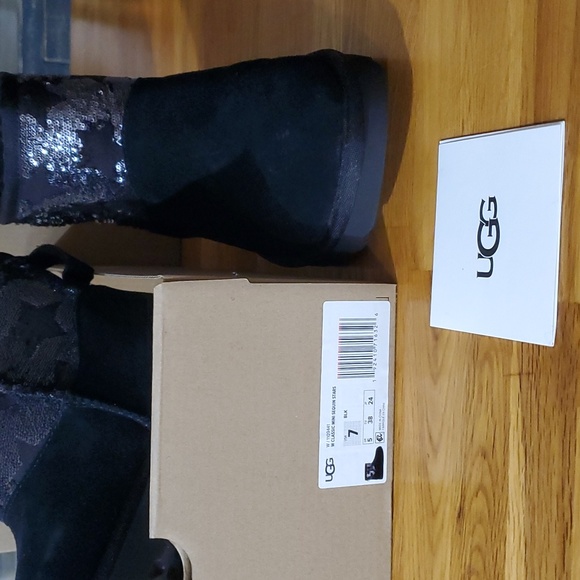 ❌️SOLD❌️ UGG  booties - Picture 2 of 7